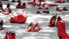 A Lecce scarpette rosse e anime scalze contro la violenza